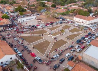 Uma onda do vermelho invade ruas e avenidas de Miguel Alves na realização da Primeira Carreata do Partido dos Trabalhadores!